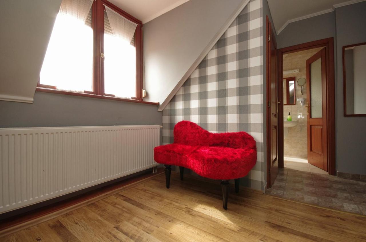Guest House Romantika Panzio Gyula Eksteriør billede